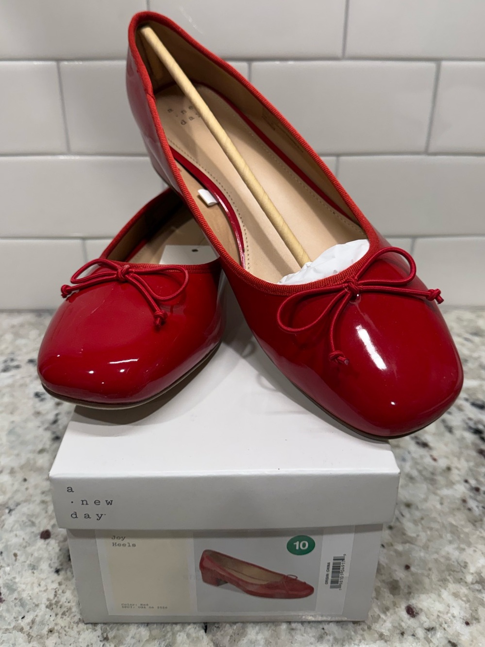 a new day “Joy” Red Patent Bow Ballet Block 1 1/2 in Heel - Size 10 New In Box